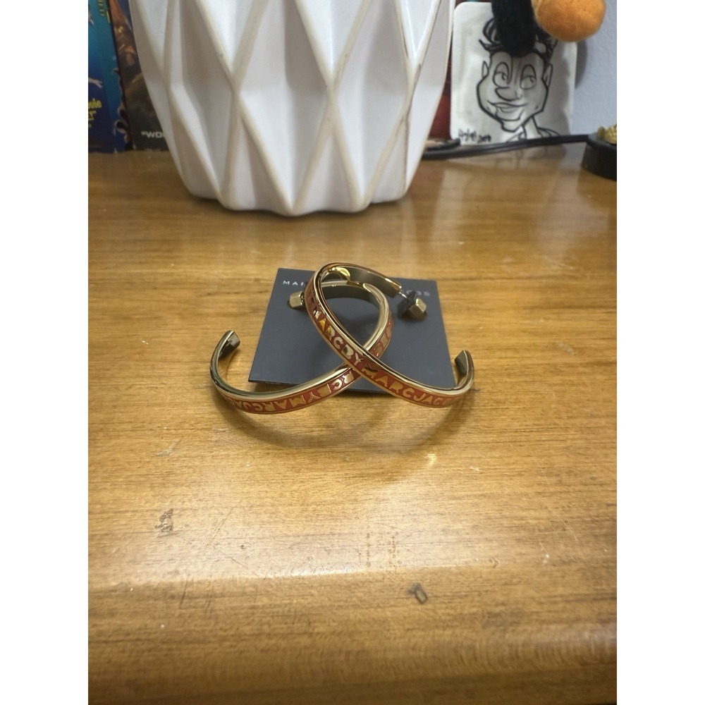 Marc By Marc Jacobs Hoop Earrings Gold Tone Classic Round Huggie Loop Designer - Picture 3 of 4